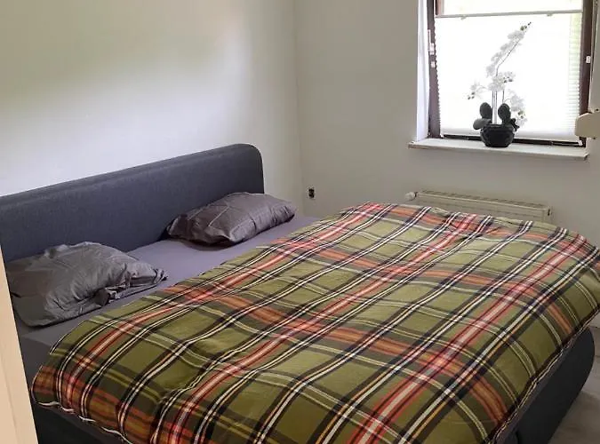 Mit Garten Und Ueberdachter Terrasse * Ense